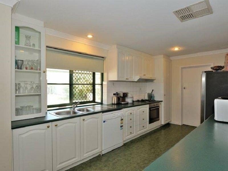 16 Bader Way, Stirling WA 6021