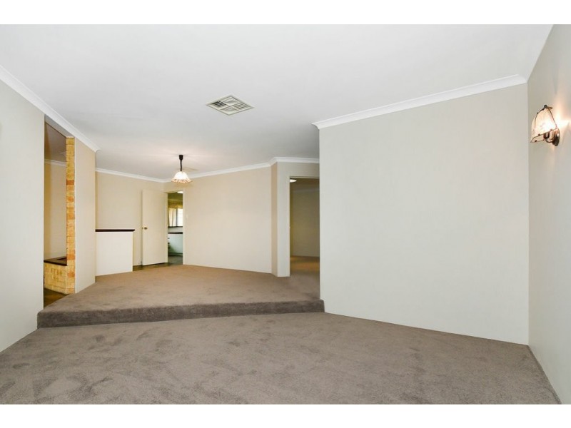 7 Bindoo Rise, Woodvale WA 6026