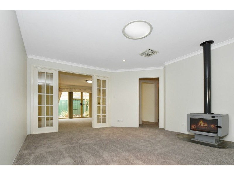 7 Bindoo Rise, Woodvale WA 6026