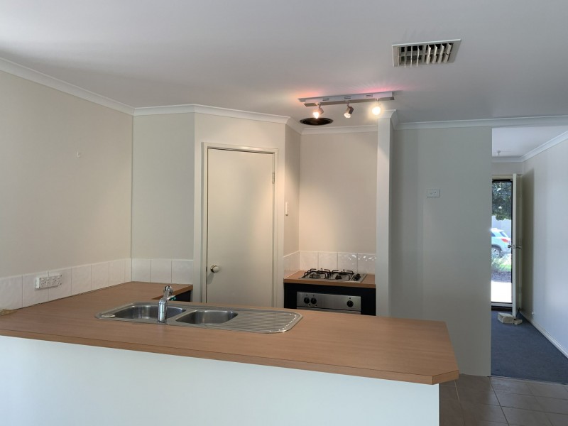 9 Dirphia Pl, High Wycombe WA 6057