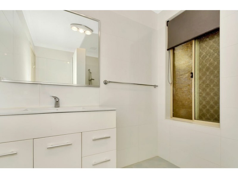 1/2 Crocker Road, Innaloo WA 6018