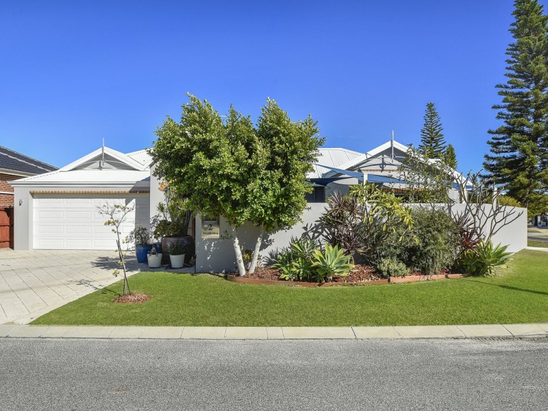 2 Madeira Turn, Hillarys WA 6025