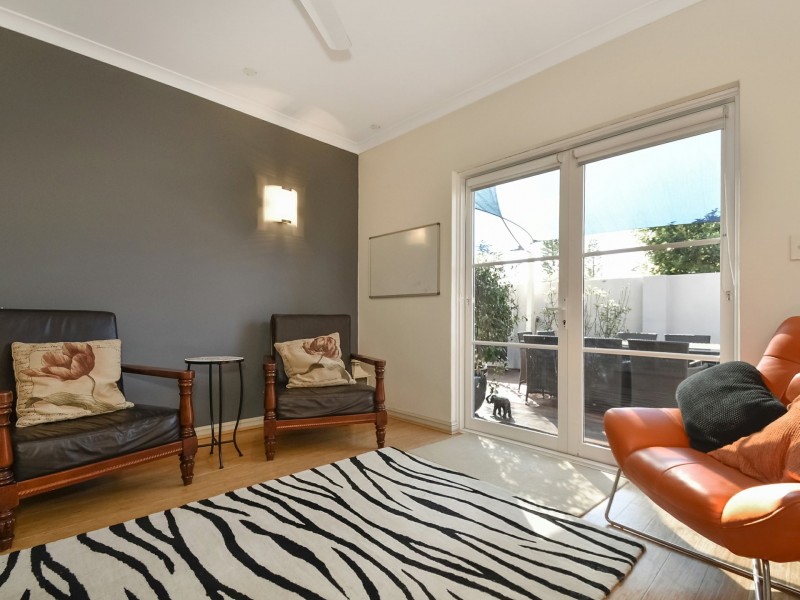 2 Madeira Turn, Hillarys WA 6025