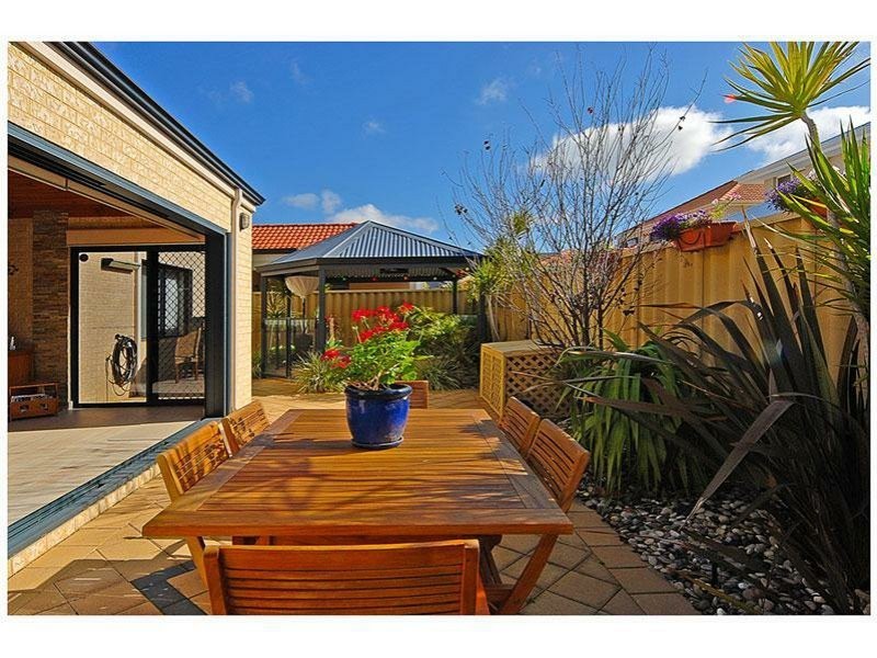 10 Matera Way, Stirling WA 6021