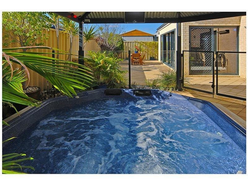 10 Matera Way, Stirling WA 6021