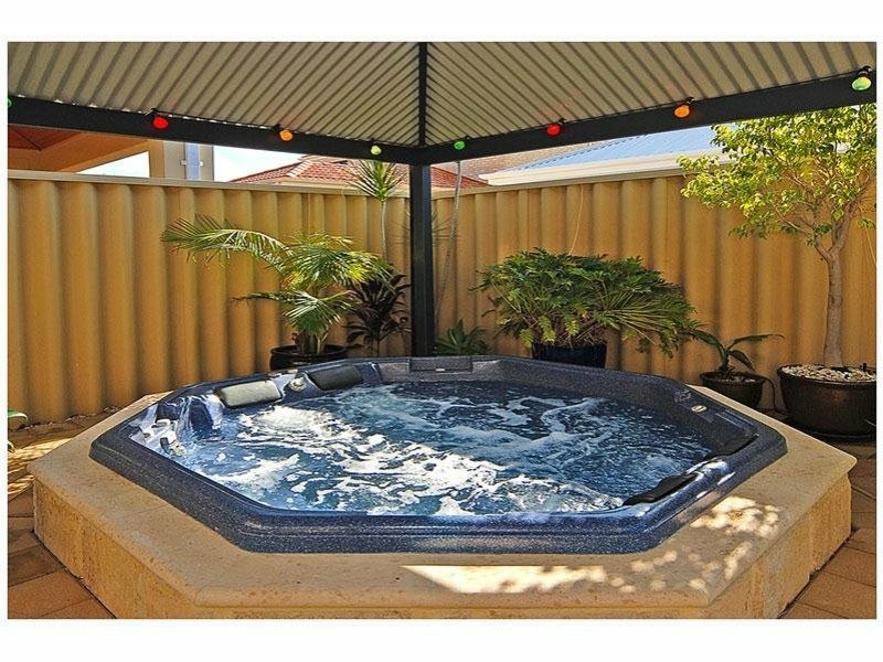 10 Matera Way, Stirling WA 6021