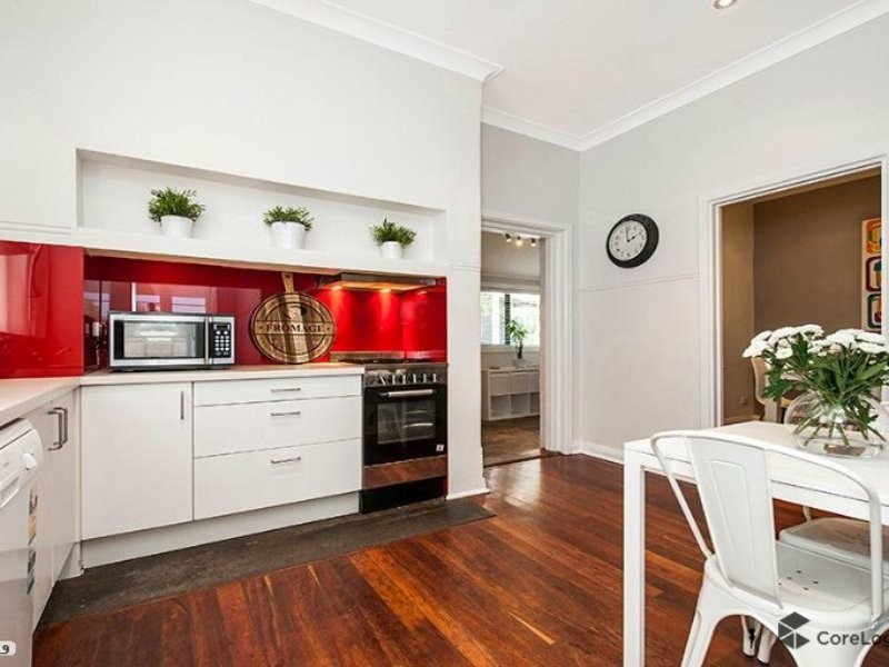 243 Huntriss Rd, Doubleview WA 6018