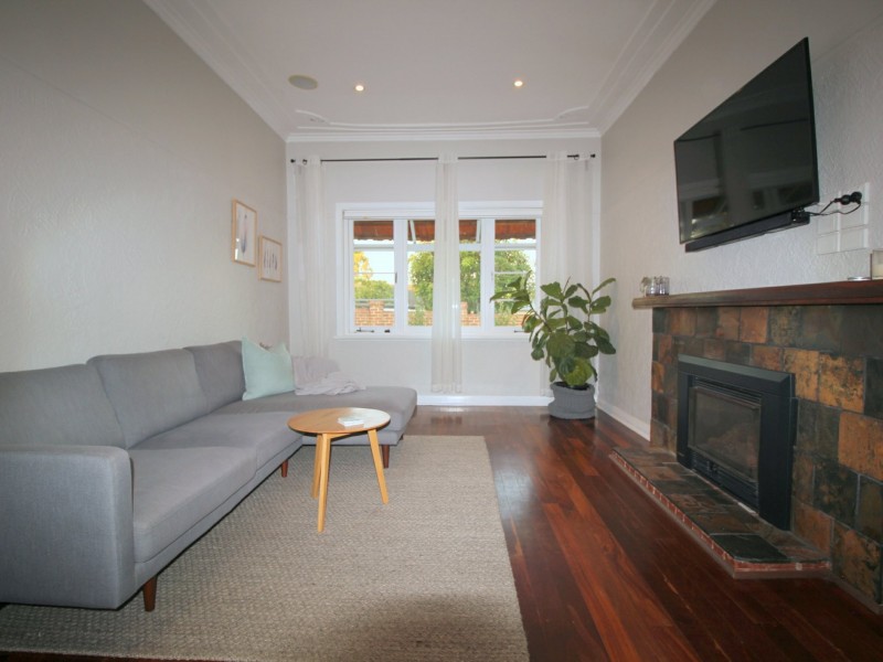 243 Huntriss Rd, Doubleview WA 6018