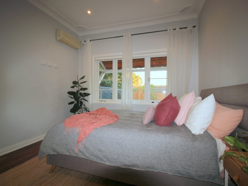 243 Huntriss Rd, Doubleview WA 6018