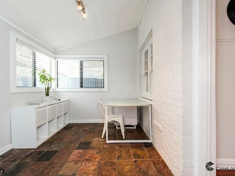 243 Huntriss Rd, Doubleview WA 6018