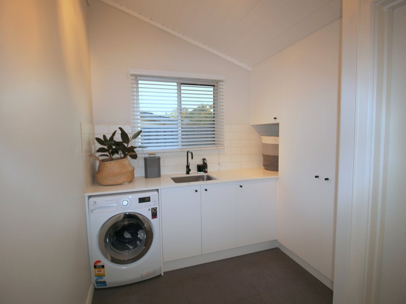 243 Huntriss Rd, Doubleview WA 6018