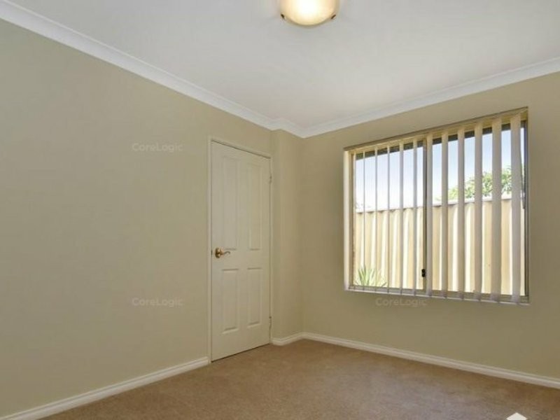 2/2 Crocker Rd, Innaloo WA 6018