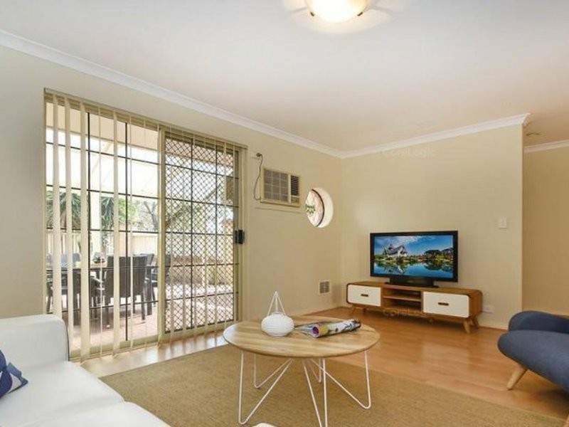 2/2 Crocker Rd, Innaloo WA 6018