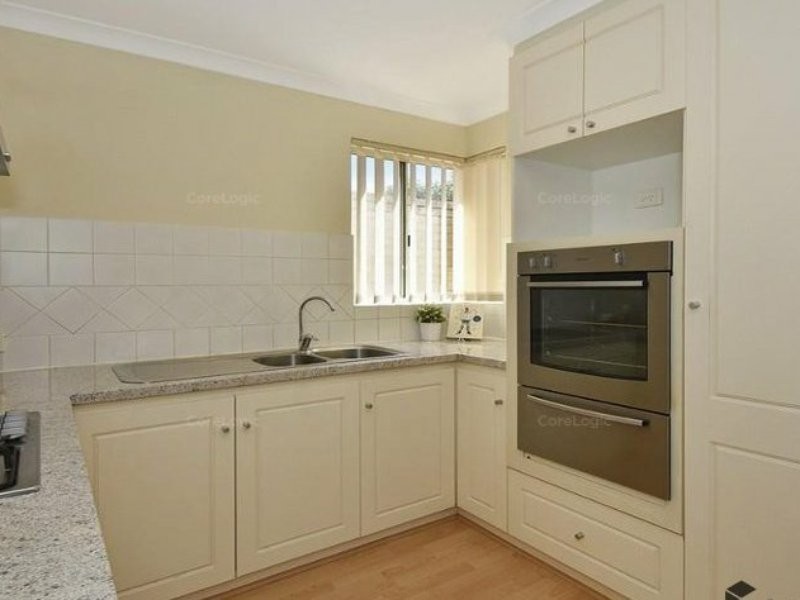 2/2 Crocker Rd, Innaloo WA 6018