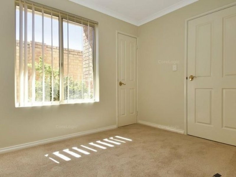 2/2 Crocker Rd, Innaloo WA 6018