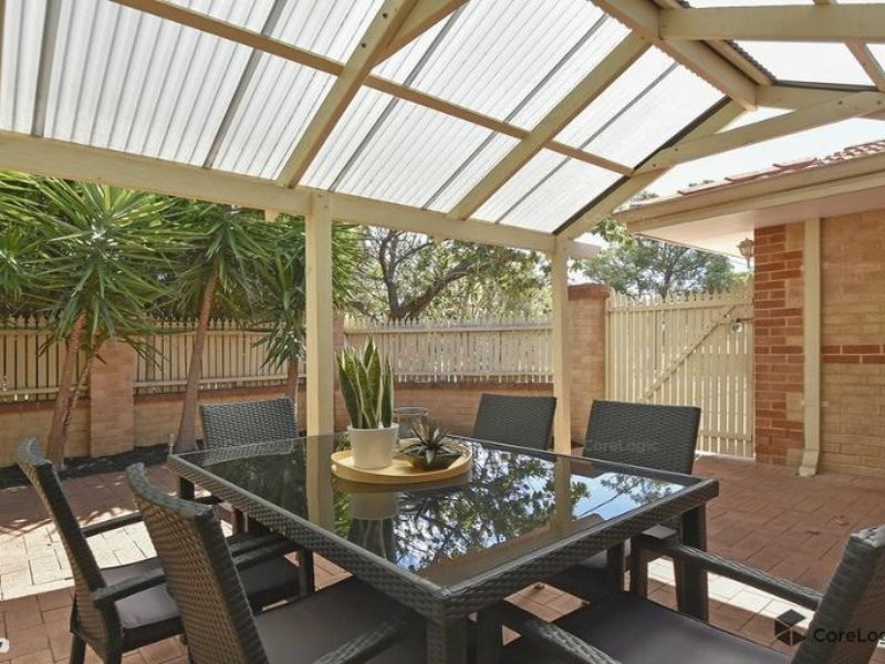 2/2 Crocker Rd, Innaloo WA 6018