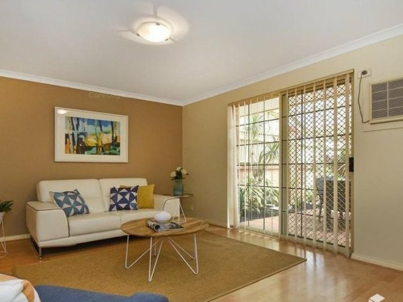 2/2 Crocker Rd, Innaloo WA 6018