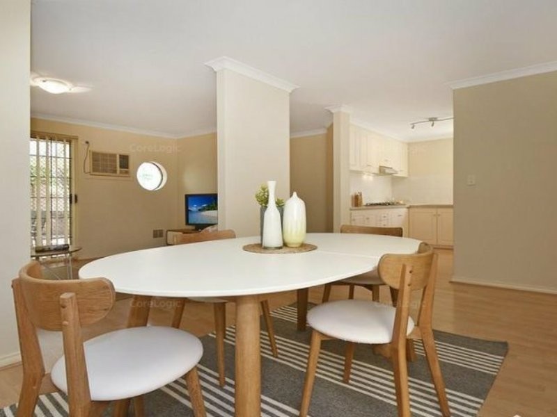 2/2 Crocker Rd, Innaloo WA 6018