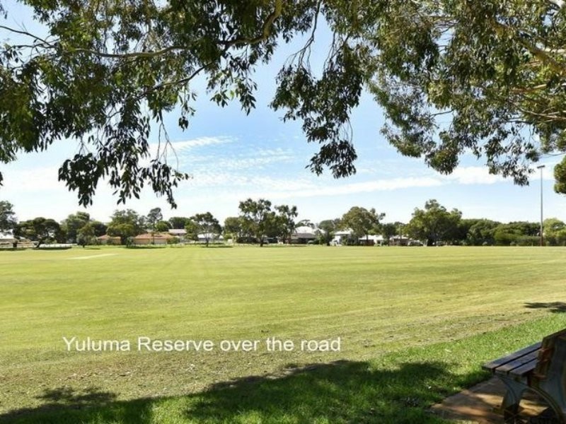 2/2 Crocker Rd, Innaloo WA 6018