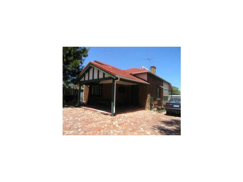 173 Carrington Street, White Gum Valley WA 6162