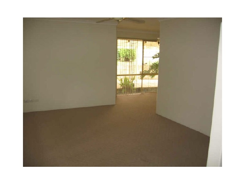 104 Le Souef Drive, Kardinya WA 6163