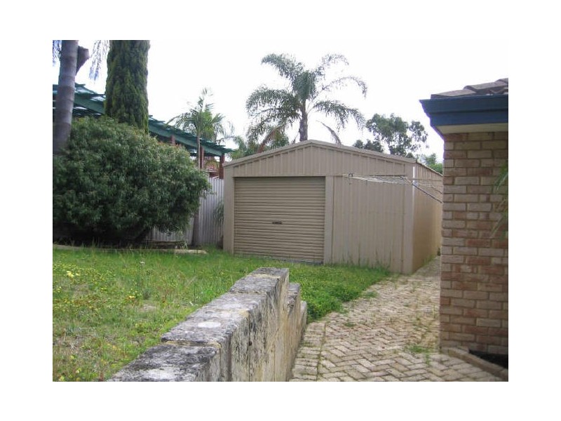 104 Le Souef Drive, Kardinya WA 6163