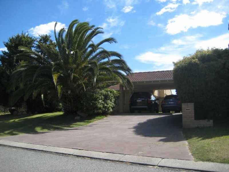 11 Bowman Court, Kardinya WA 6163