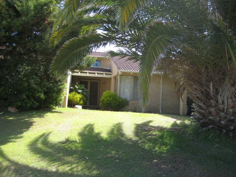 11 Bowman Court, Kardinya WA 6163