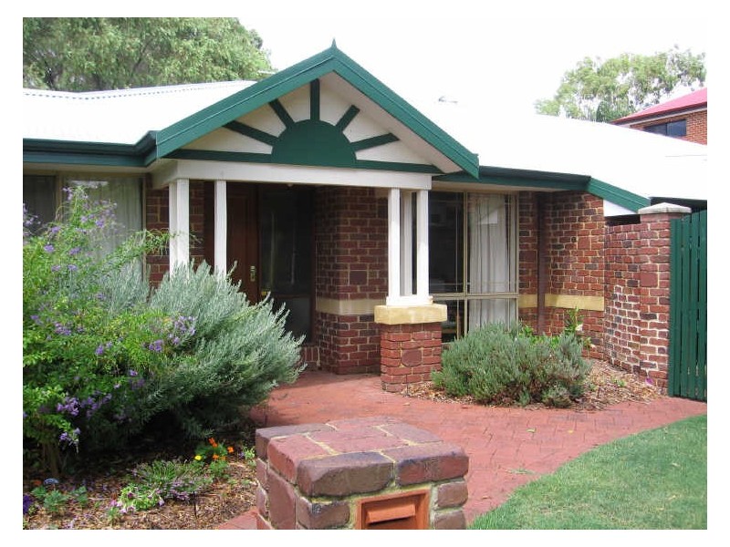 18 Hammad Street, Palmyra WA 6157