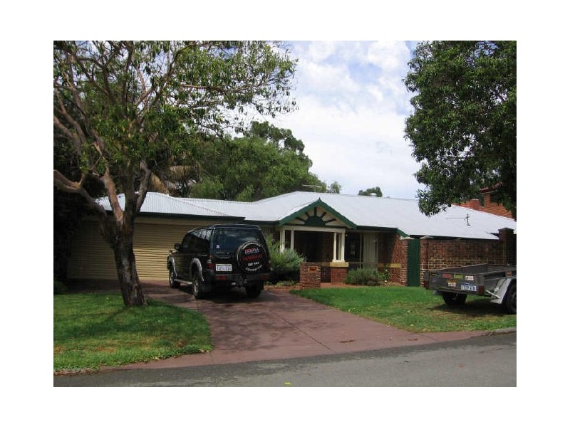 18 Hammad Street, Palmyra WA 6157