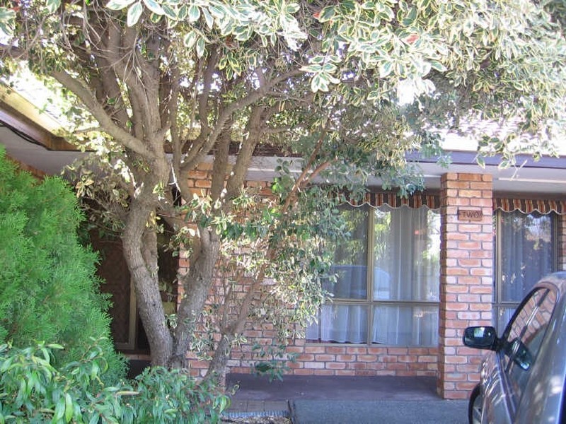 2/10 Kitchener Road, Melville WA 6156