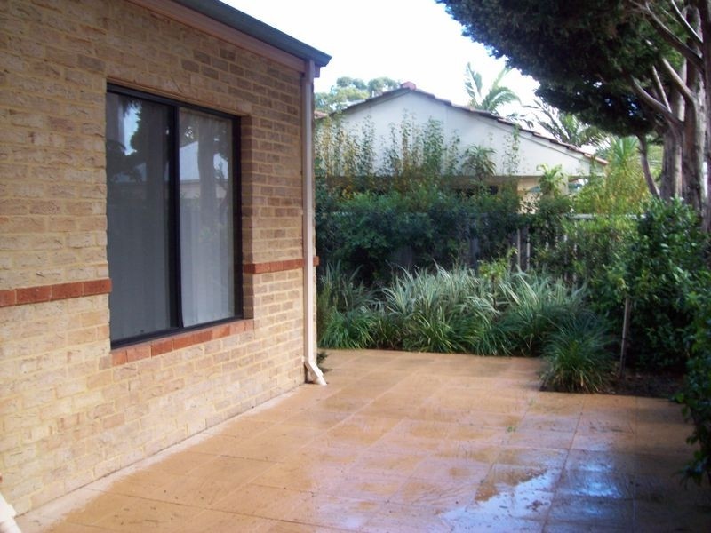 3/12 Lentona Road, Attadale WA 6156