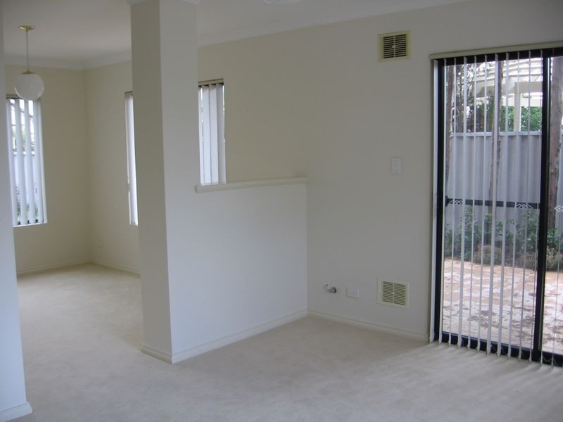 3/12 Lentona Road, Attadale WA 6156