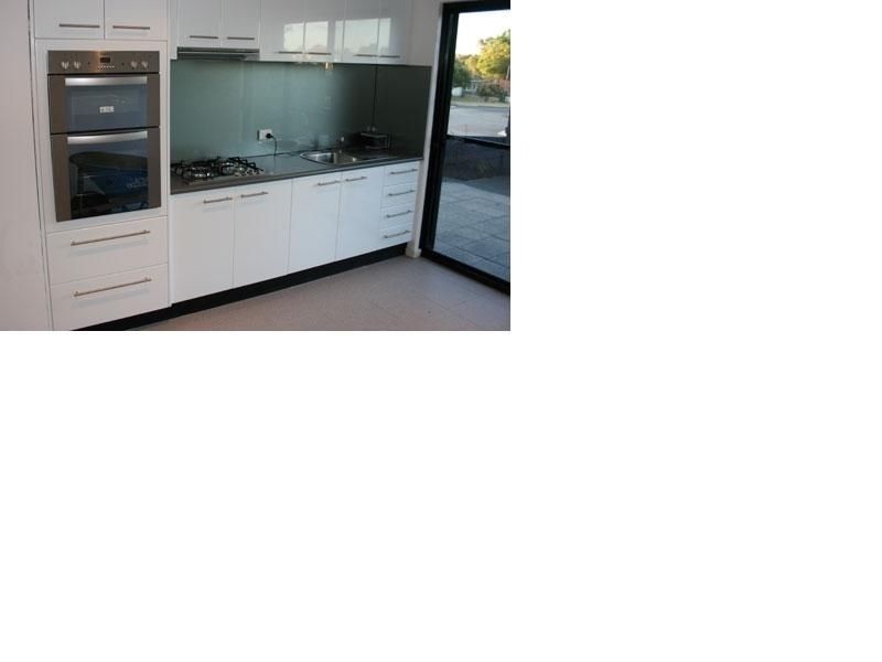 31 McCoy Street, Melville WA 6156