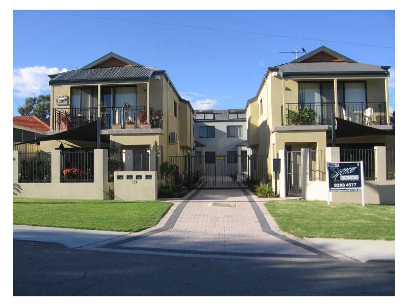4/137 View Terrace, Bicton WA 6157