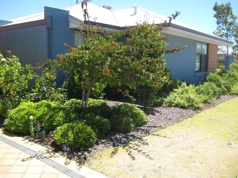 4 Goulburn Approach, Hammond Park WA 6164