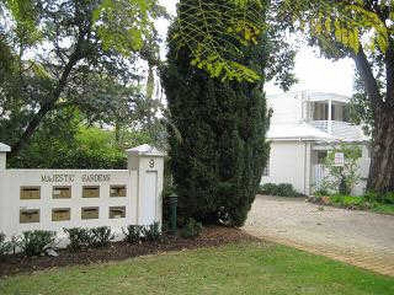 2/9 MacLeod Road, Applecross WA 6153