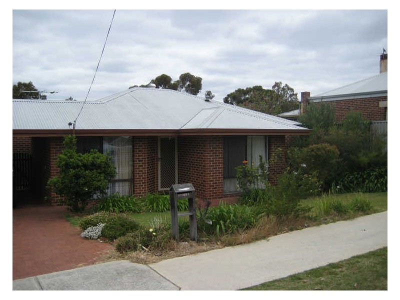 2/63 Mckimmie Street, Palmyra WA 6157