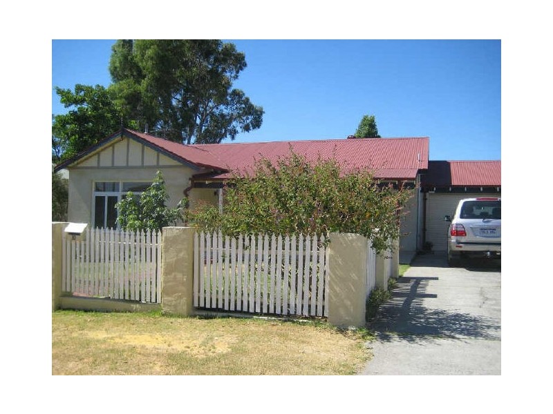 10 Tamar Street, Palmyra WA 6157