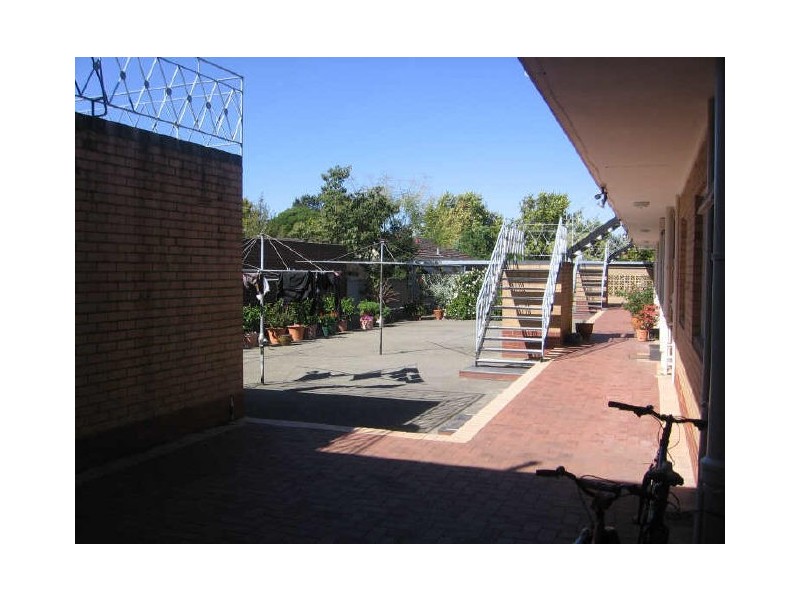 1/99 Tweedale Road, Applecross WA 6153