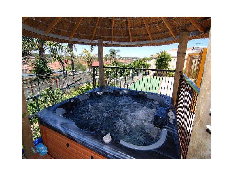 3 Strickland Court, Coogee WA 6166