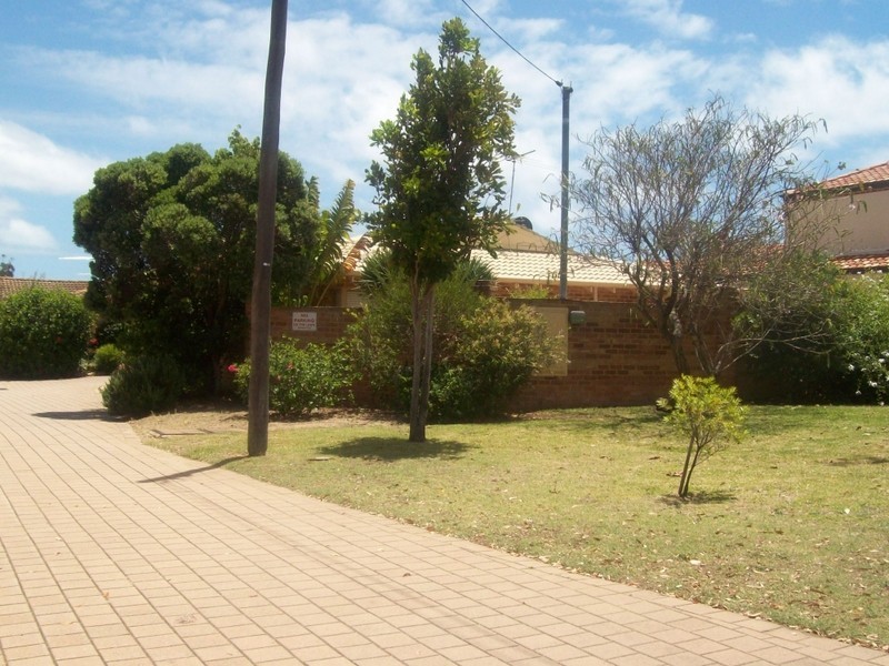 2/57 Point Walter Road, Bicton WA 6157