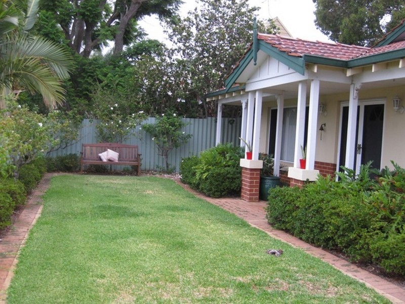 2/250 Marmion Street, Palmyra WA 6157