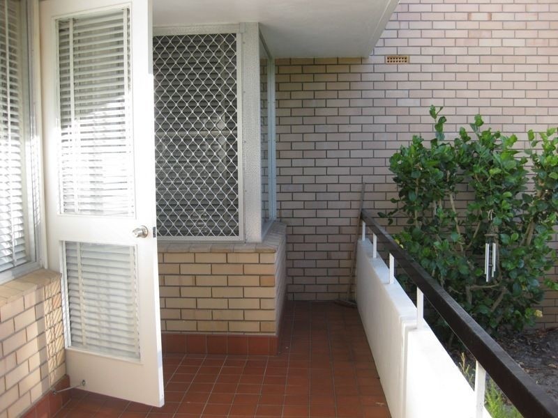 UNIT 2, 70 MATHESON ROAD, Applecross WA 6153