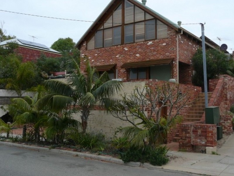 66 Thompson Road, North Fremantle WA 6159
