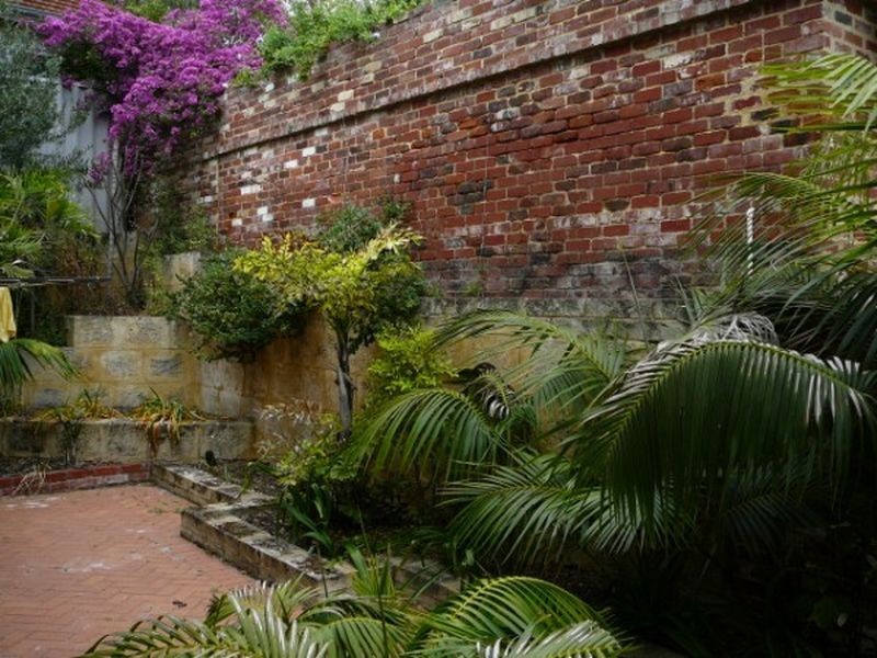 66 Thompson Road, North Fremantle WA 6159