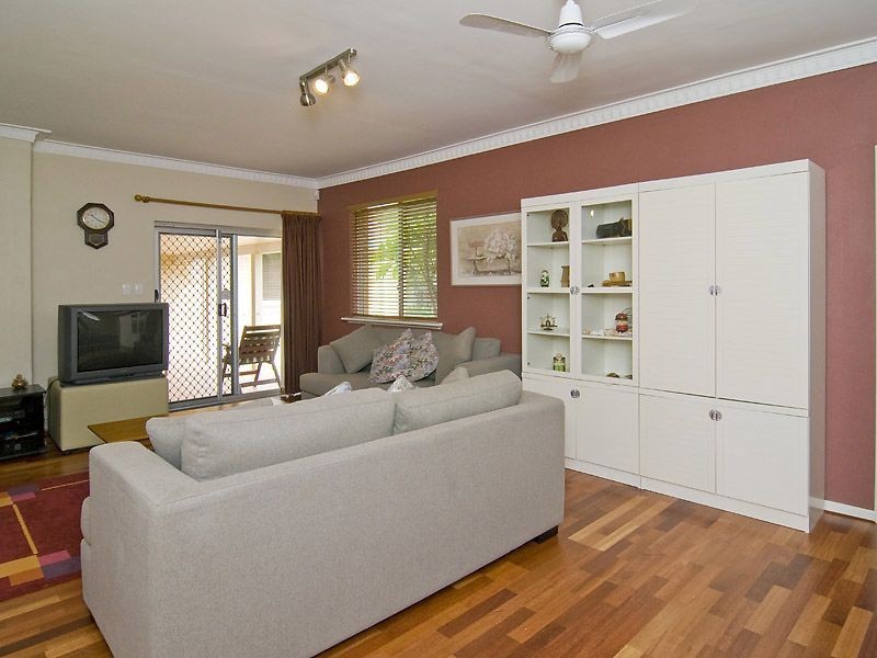 22 Windfield Street, Melville WA 6156