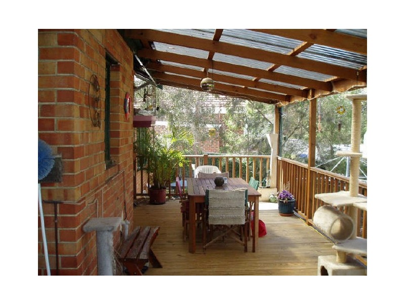 3 Redwood Crescent, Melville WA 6156