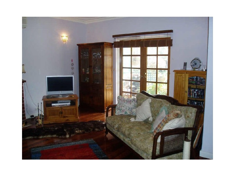 3 Redwood Crescent, Melville WA 6156