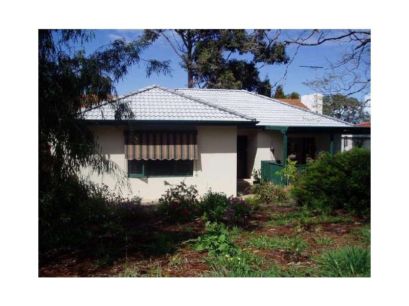 3 Redwood Crescent, Melville WA 6156